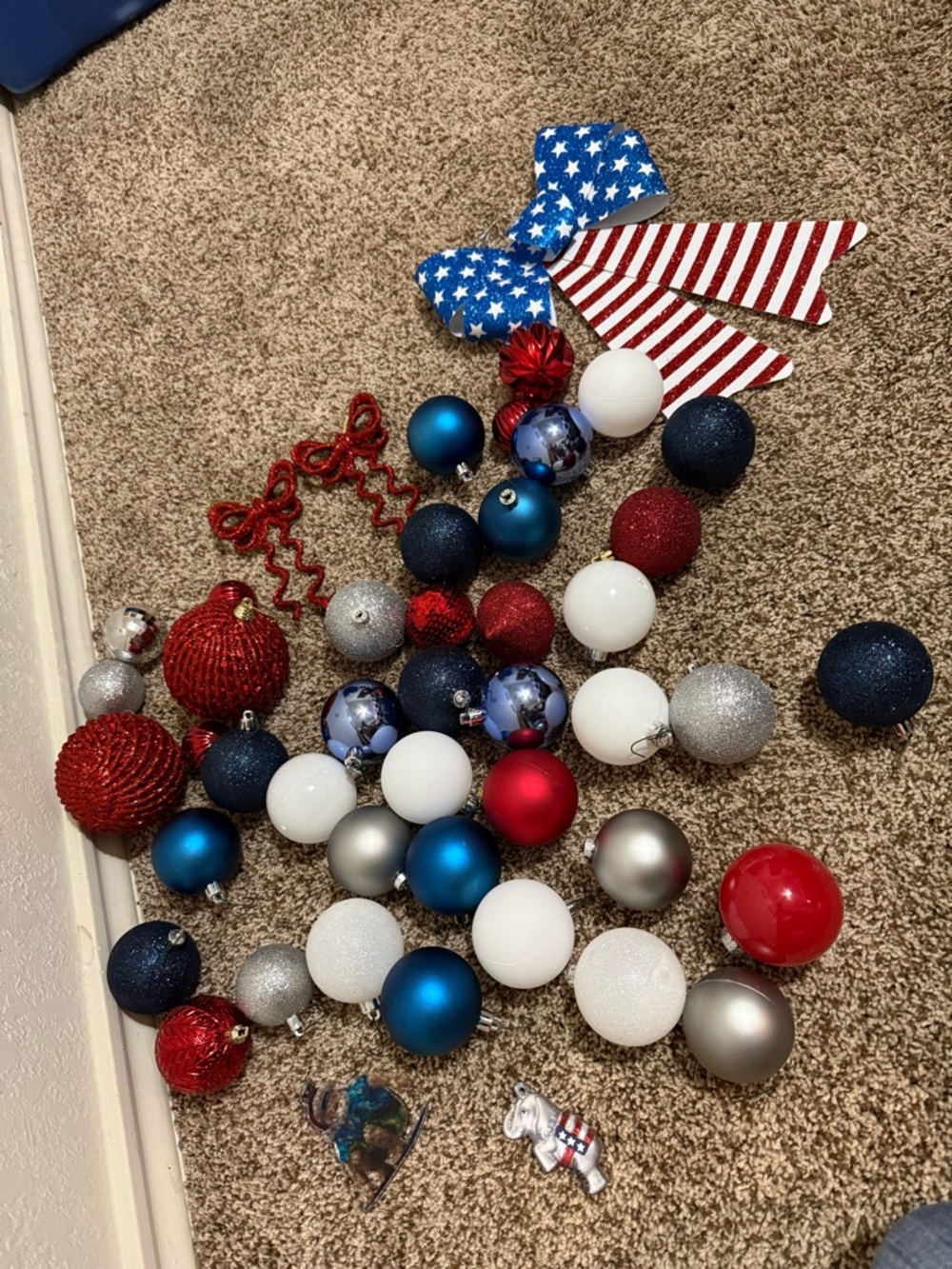Patriotic Red, White & Blue Holiday Ornament Set - Unbranded